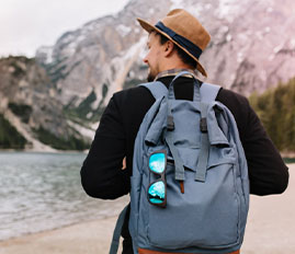 What are the common materials for luggage? What are their advantages?