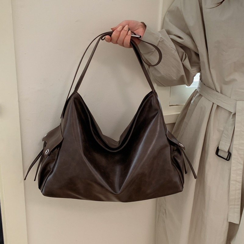 Versatile Casual Shoulder Bag